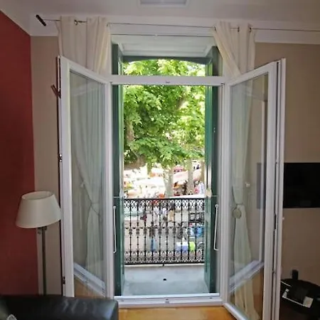 Apartment Collioure, De Charme Place Du Marche Avec Parking A 700m