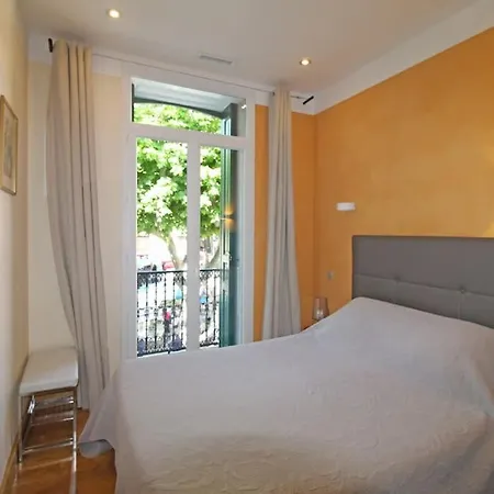 Collioure, De Charme Place Du Marche Avec Parking A 700m Apartment