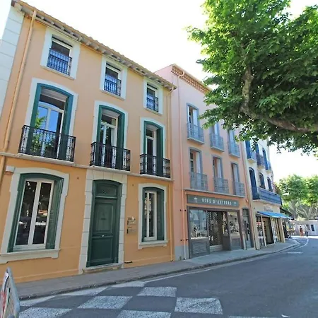 Collioure, De Charme Place Du Marche Avec Parking A 700m *